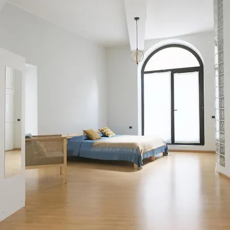 Apartamento Comecasa Bright Terraced In Porta Romana Vicino Clinica Mangiagalli Milán
