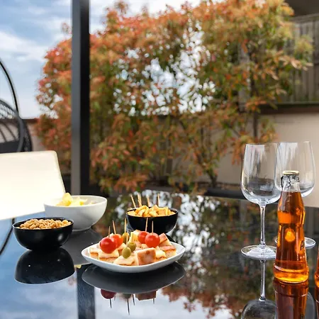 Bocconi's Nest - Close To Duomo With Terrace Apartmán Milán