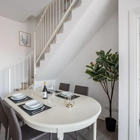 Bocconi's Nest - Close To Duomo With Terrace * Milão