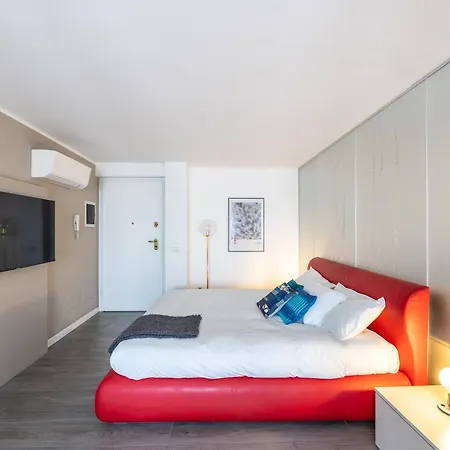 Bocconi's Nest - Close To Duomo With Terrace Apartmán