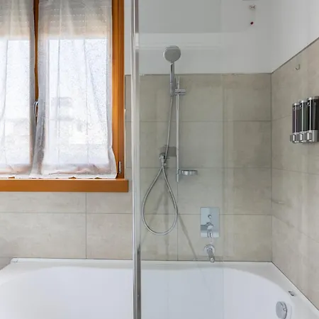 Bocconi's Nest - Close To Duomo With Terrace Milán