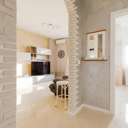 Guesthost - Niguarda Bright W Balcony شقة *