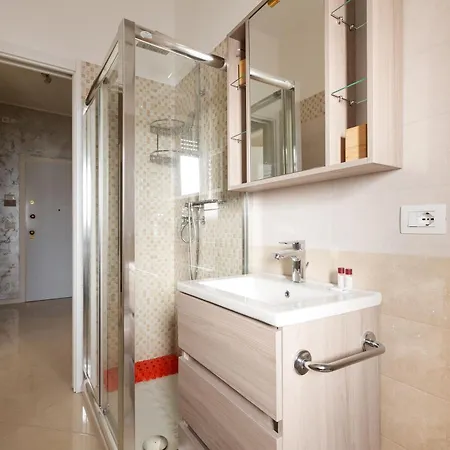 شقة Guesthost - Niguarda Bright W Balcony ميلان