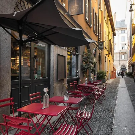 Casa Brera - Via Madonnina View Διαμέρισμα *