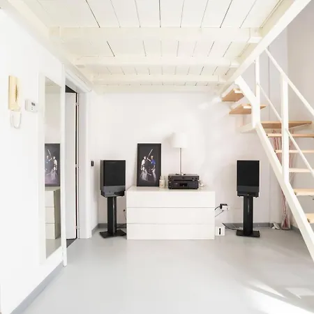 2 Floor Loft In Navigli Fashion District Appartement
