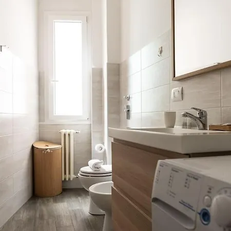 Youhosty - Lodi Quater * ميلان