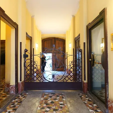 St Apartment *