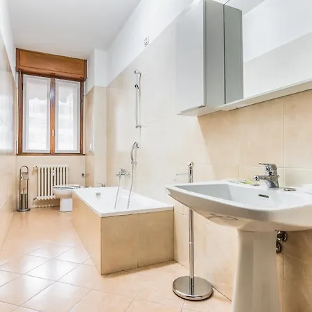 Apartment - Brand New 4 Pax Life & The Giulio Cesare 5