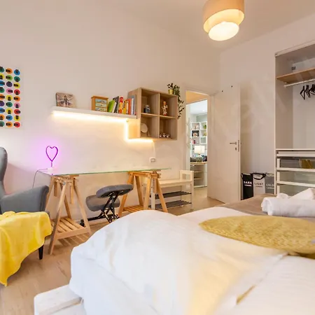 Guesthost - Alices House Modern * Milano