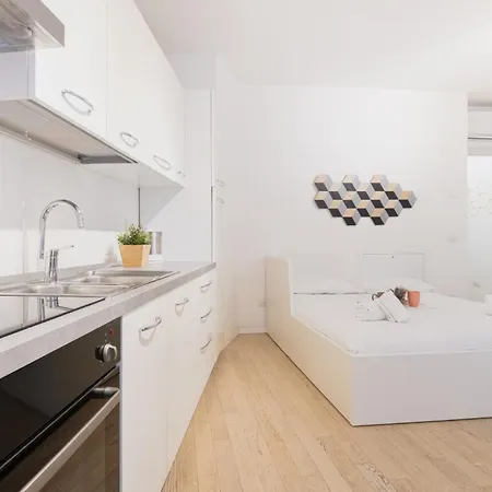 Easylife - Comfort Ed Eleganza Sui Navigli *