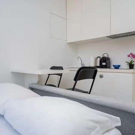 Ihost - Marghera 18 * Mediolan