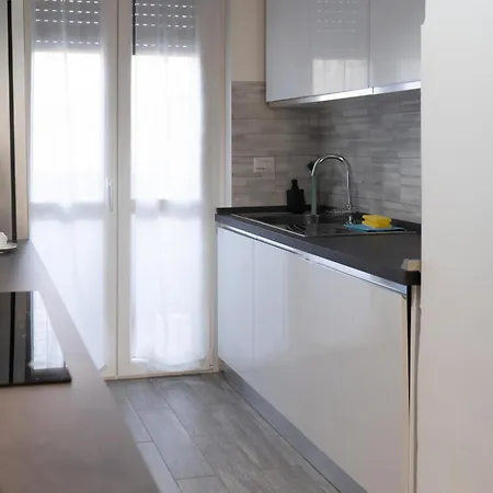 10min Rhofiera & Sansiro - 5min Metro - Ac - Freeparking شقة *