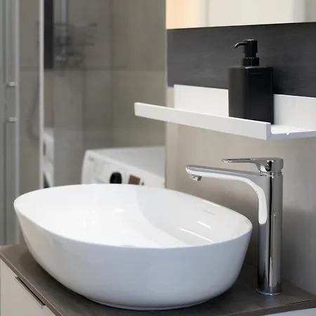 10min Rhofiera & Sansiro - 5min Metro - Ac - Freeparking