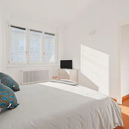 Loft Navigli - Centro - 70 Mq Due Da Letto Daire Milano