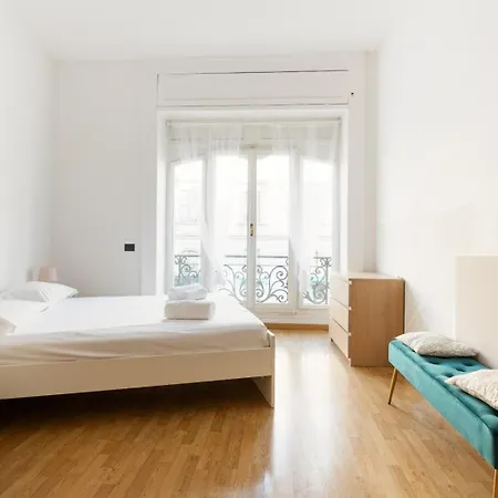 Magenta Long Let Apts * Milan