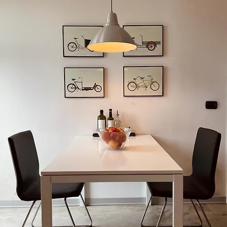 Ampio Loft Su Due Livelli Con Giardino *