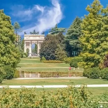 Porta Garibaldi-isola * ميلان