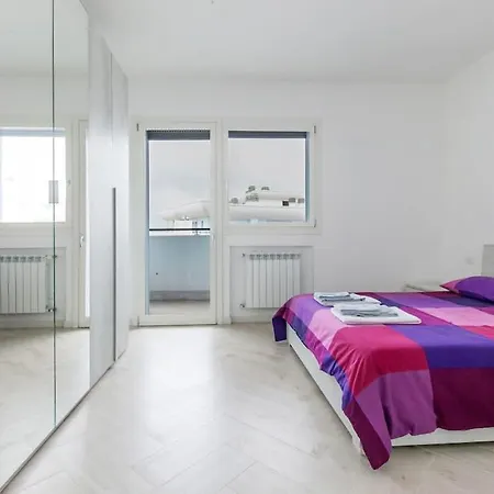 12th Floor Diamond Tower - 72 * Mailand