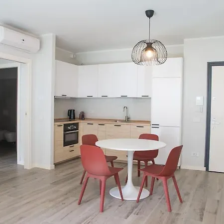 דירה Luxury With Garden - Ixihome *