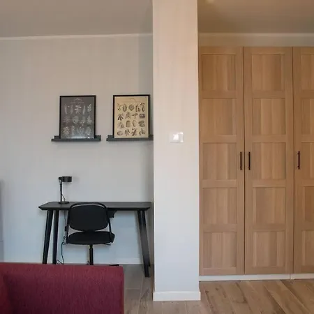Cozy With Garden - Ixihome Lägenhet
