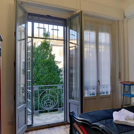 Duomo Di Milanola Casa Degli Artisti 5* *