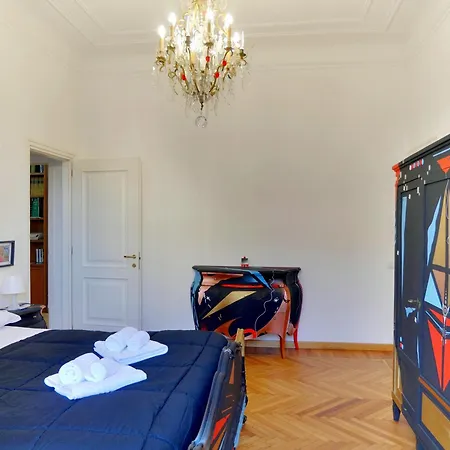 Duomo Di Milanola Casa Degli Artisti 5*