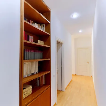 Duomo Di Milanola Casa Degli Artisti 5* Apartment Milan