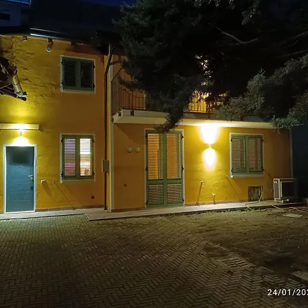 Un Angolo A Milano... Apartamento Milão