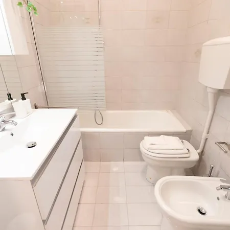 I Host - Fiamma 30 Milan