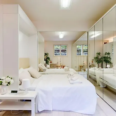 Apartment Mirrors House Chic In The City Center *