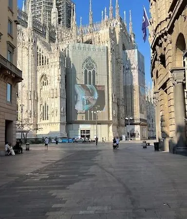 3 Minutes' Walk From The Duomo Cathedral *