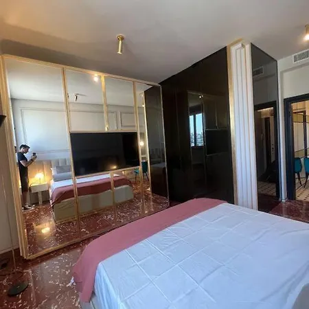 3 Minutes' Walk From The Duomo Cathedral *