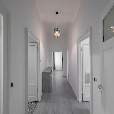 Elegante Quadrilocale Liberty In Zona Risorgimento Appartement