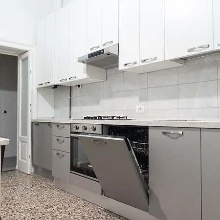 Elegante Quadrilocale Liberty In Zona Risorgimento Apartman *