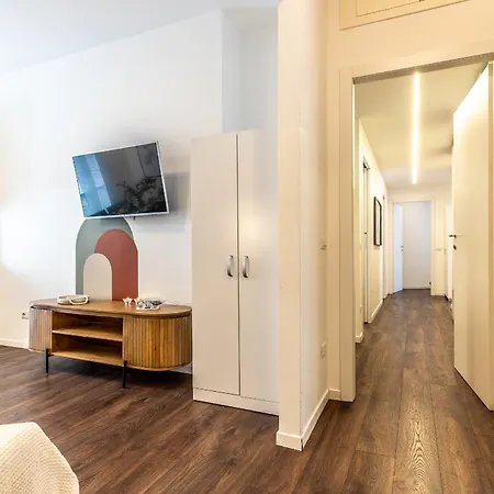 Stayeasy Cavalcanti - 3 Bedrooms, 2 Baths - Station