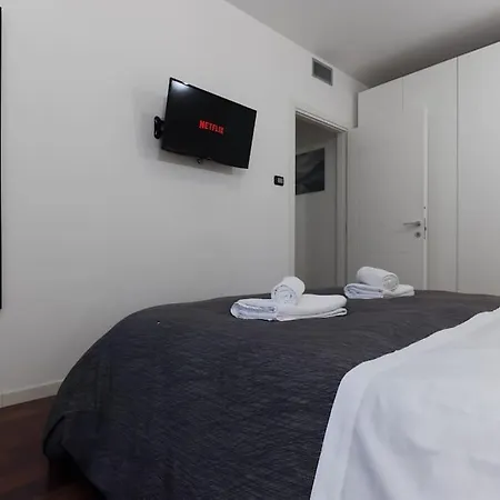 Comfort With Fast Wifi And Free Netflix דירה מילאנו