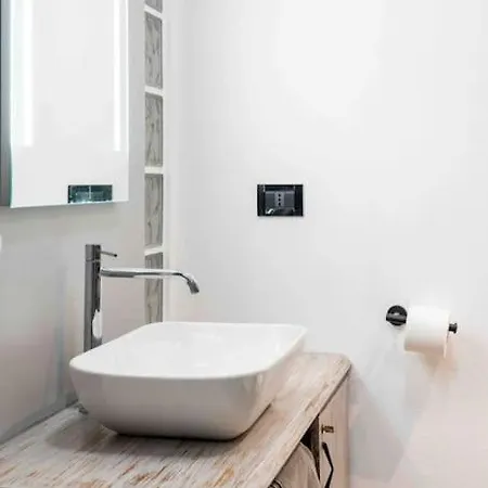 Art Cafe Tulipani 公寓