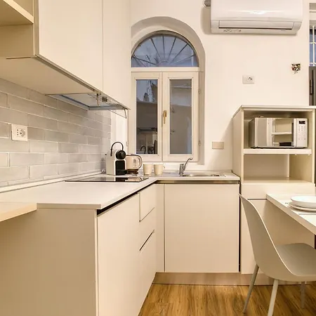Joivy Compact Studio Near City Centre Milan