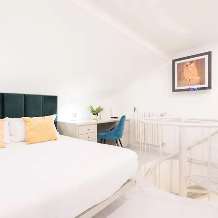 Monte Napoleone Split-level Terrace - Collection *