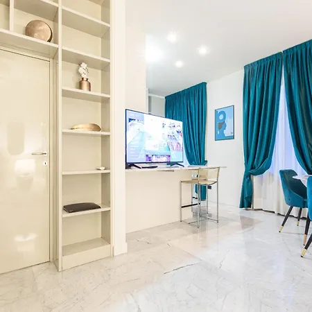 Monte Napoleone Split-level Terrace - Collection Apartment *