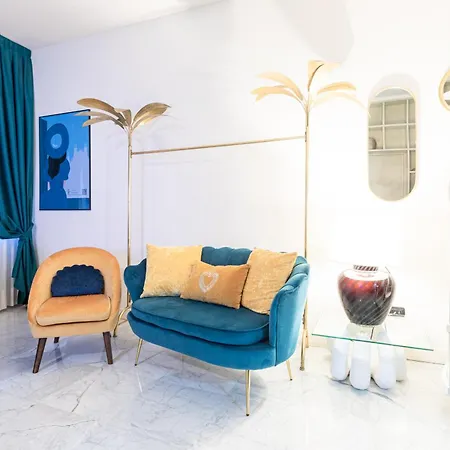 Monte Napoleone Split-level Terrace - Collection * Milan