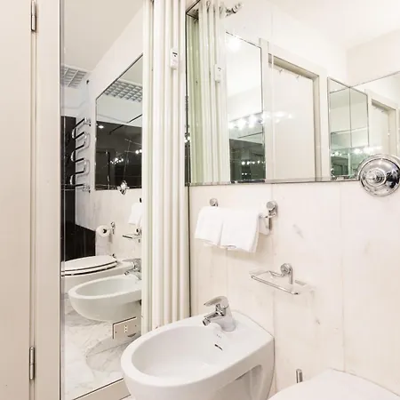 Monte Napoleone Split-level Terrace - Collection Apartment Milan