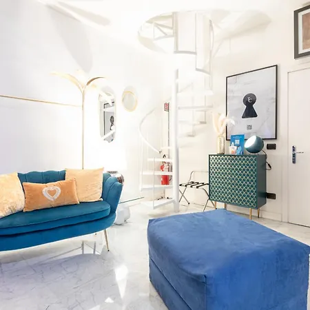 Monte Napoleone Split-level Terrace - Collection Apartment