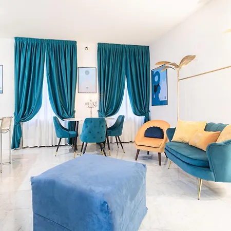 Monte Napoleone Split-level Terrace - Collection Milan