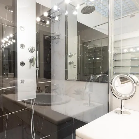 Apartment Monte Napoleone Split-level Terrace - Collection