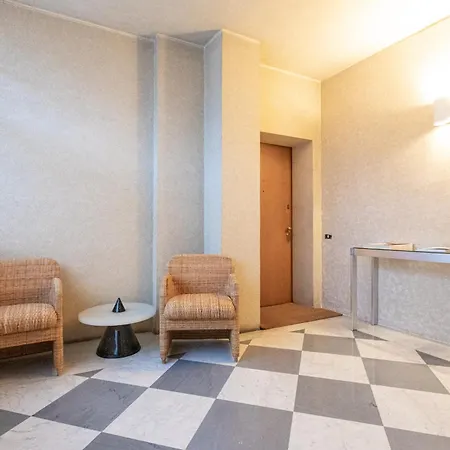 Apartment Monte Napoleone Split-level Terrace - Collection Milan