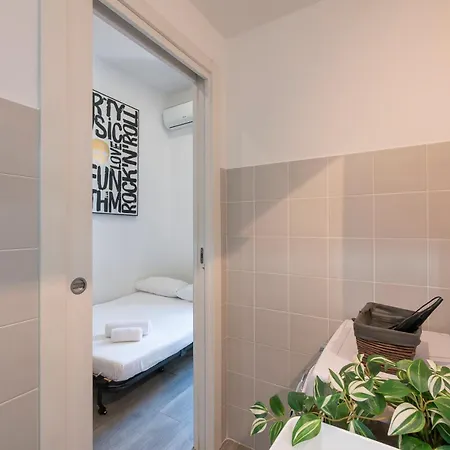 Ihost - Lomellina 14a * Milan