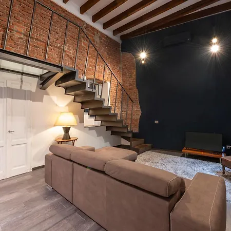 Apartament Charming Loft In Isola Mediolan