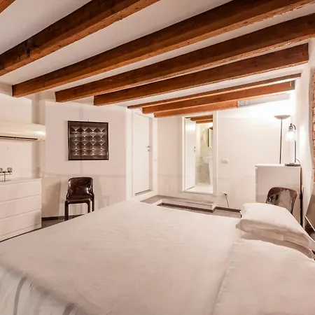 Apartman Charming Loft In Isola Milánó