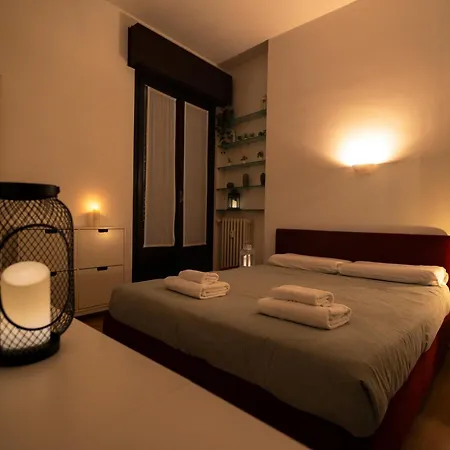 The Lantern Flat - Darsena Area Apartment Milan